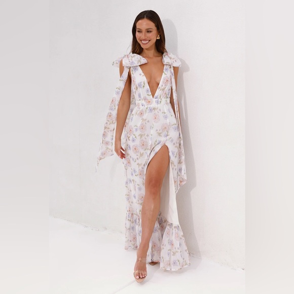 Hello Molly Dresses & Skirts - NWT Beauty Of Springtime floral Maxi Dress Lavender BABY SHOWER DRESS MEDIUM 10